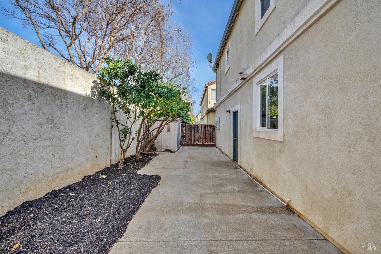 Detail Gallery Image 36 of 37 For 702 Racoon Ct, Fairfield,  CA 94533 - 3 Beds | 2/1 Baths