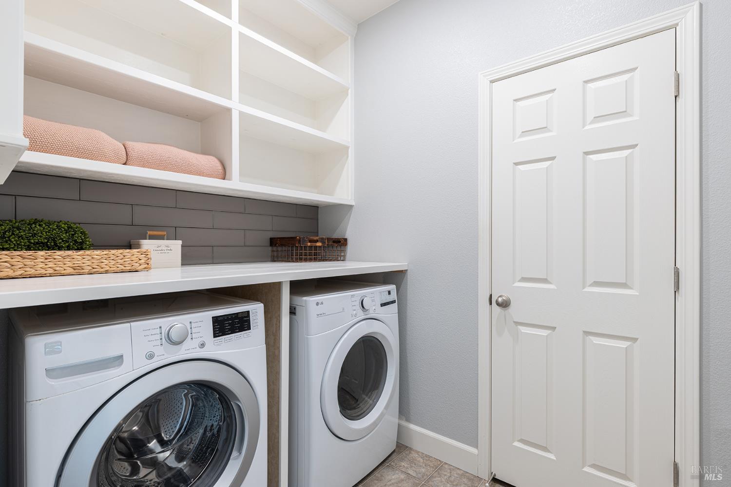 Detail Gallery Image 28 of 57 For 417 Jacquelyn Ln, Petaluma,  CA 94952 - 3 Beds | 2/1 Baths