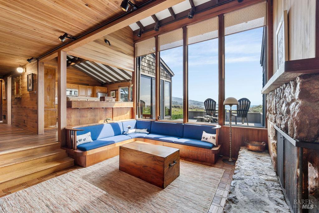 Detail Gallery Image 8 of 77 For 36939 Green Cove Dr, The Sea Ranch,  CA 95497 - 3 Beds | 3 Baths