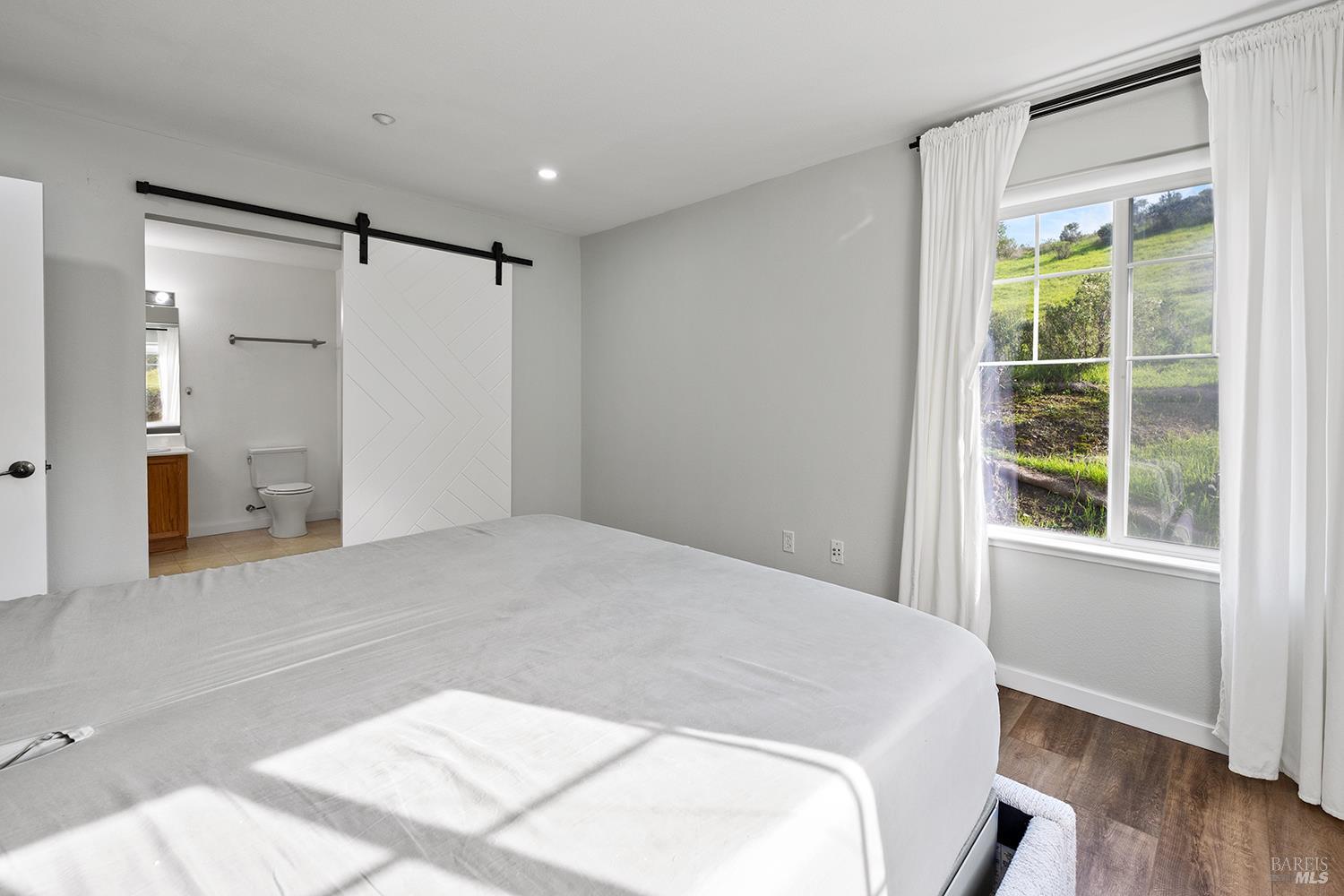 Detail Gallery Image 25 of 32 For 117 Captain Nurse Cir, Novato,  CA 94949 - 2 Beds | 2 Baths