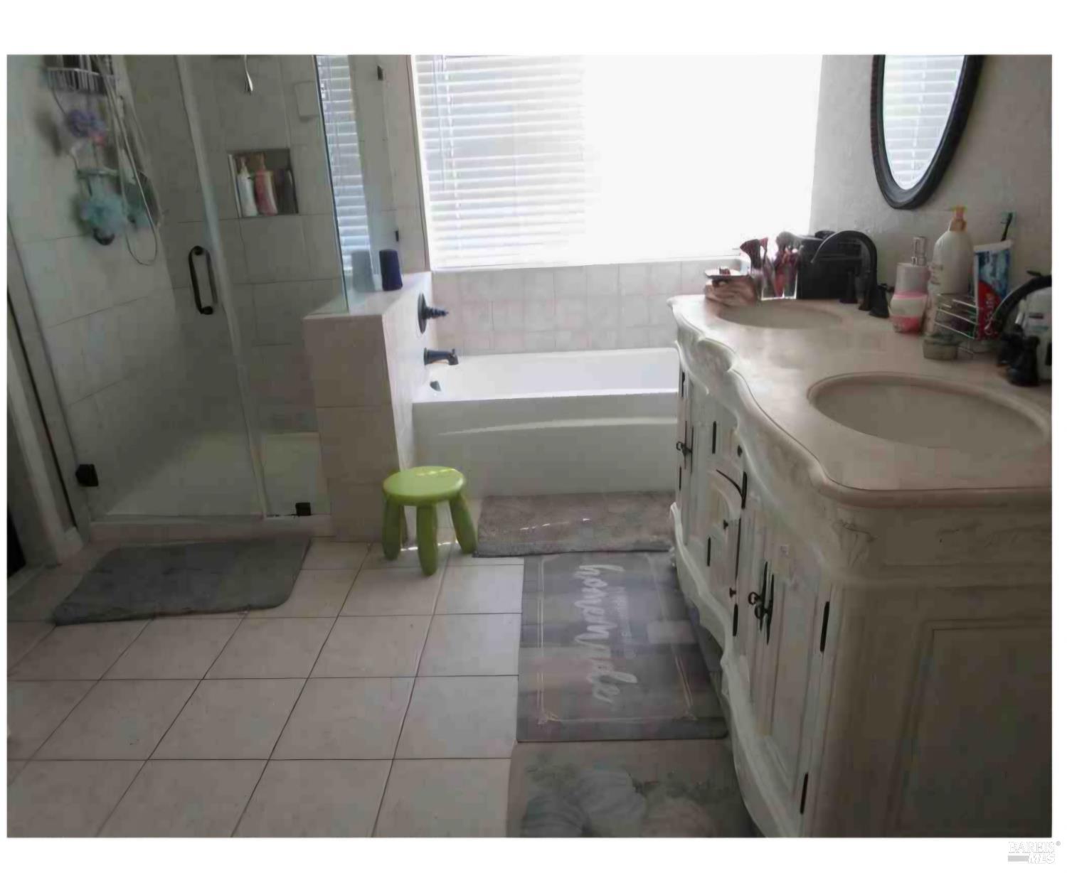 Detail Gallery Image 14 of 49 For 875 Christine Dr, Vacaville,  CA 95687 - 5 Beds | 3 Baths