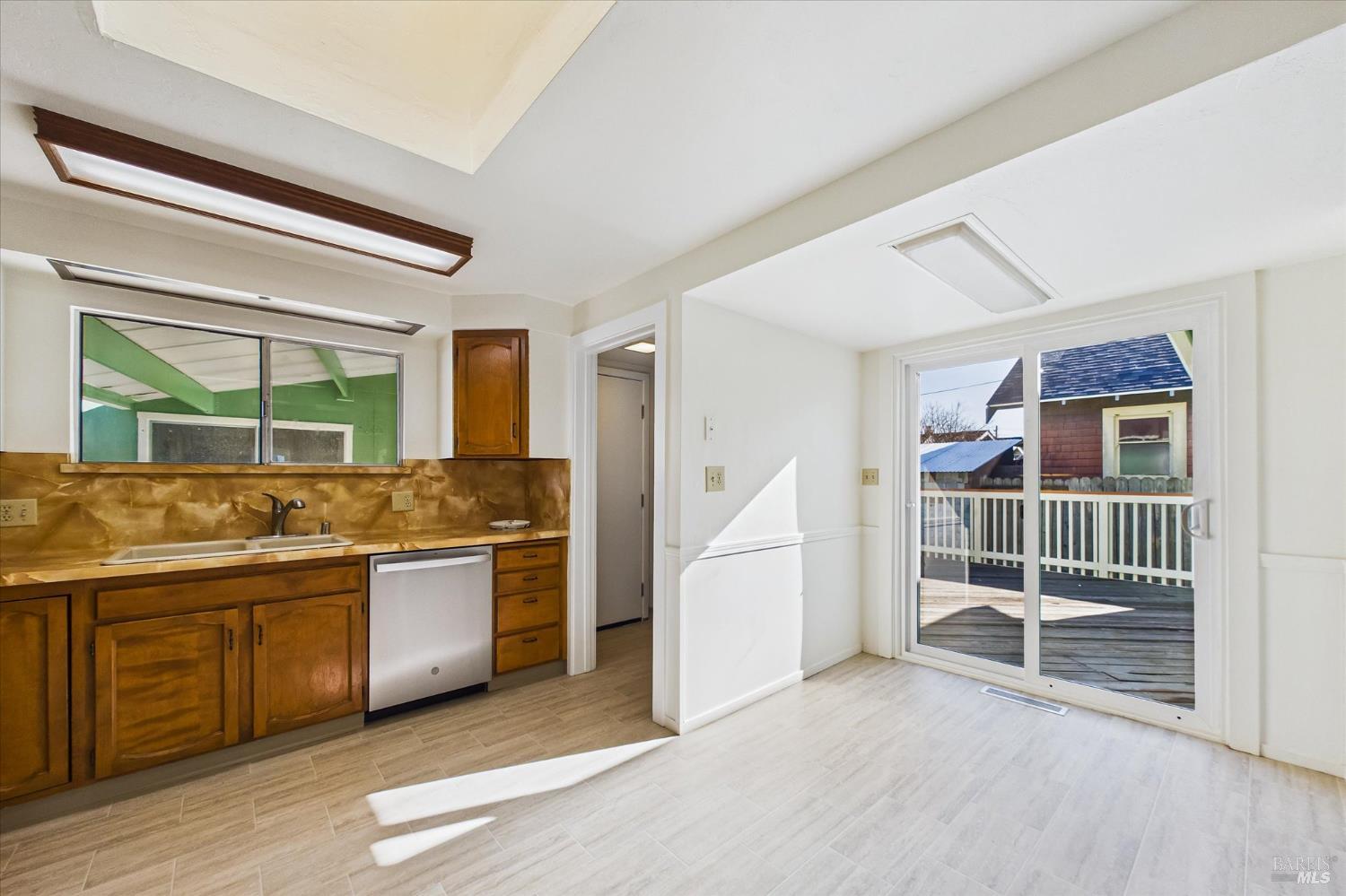 Detail Gallery Image 18 of 44 For 2005 I St, Eureka,  CA 95501 - 3 Beds | 2 Baths