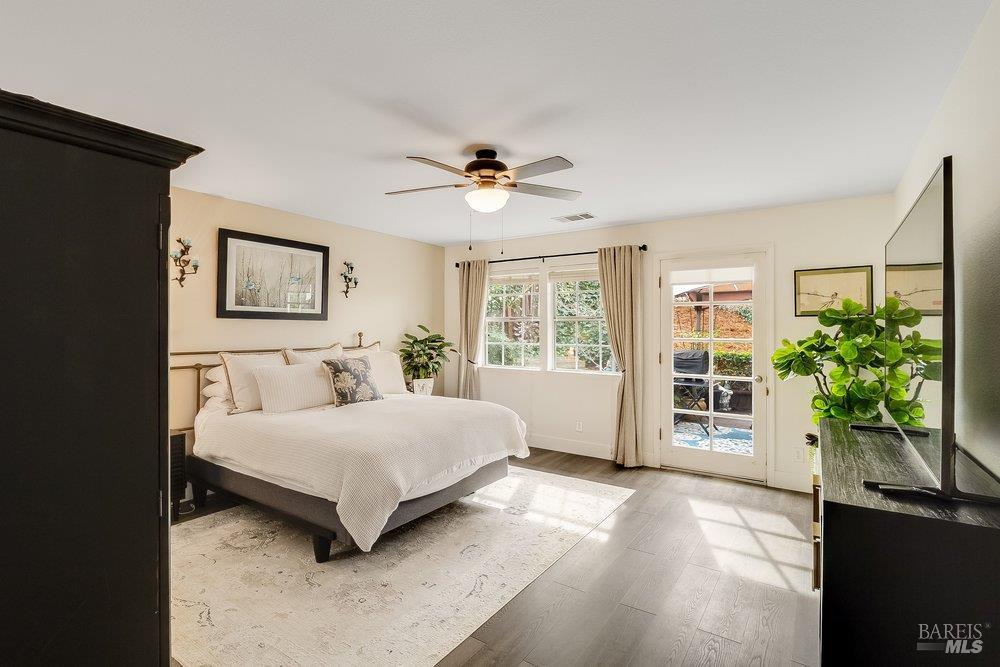 Detail Gallery Image 21 of 42 For 648 E J St, Benicia,  CA 94510 - 4 Beds | 3 Baths