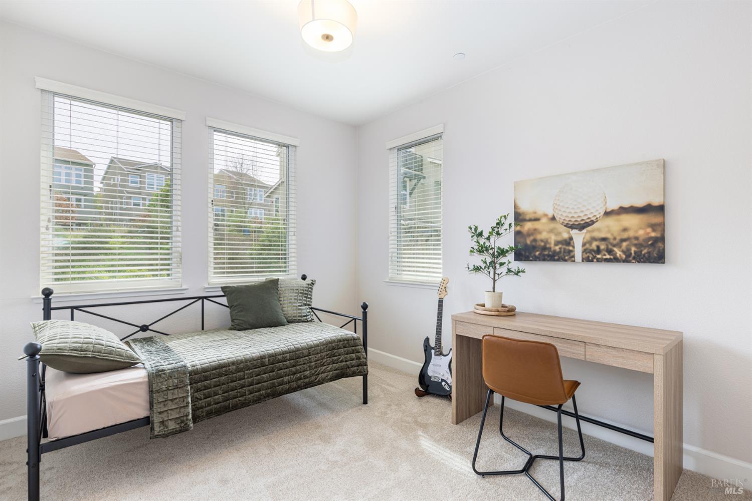 Detail Gallery Image 32 of 57 For 417 Jacquelyn Ln, Petaluma,  CA 94952 - 3 Beds | 2/1 Baths