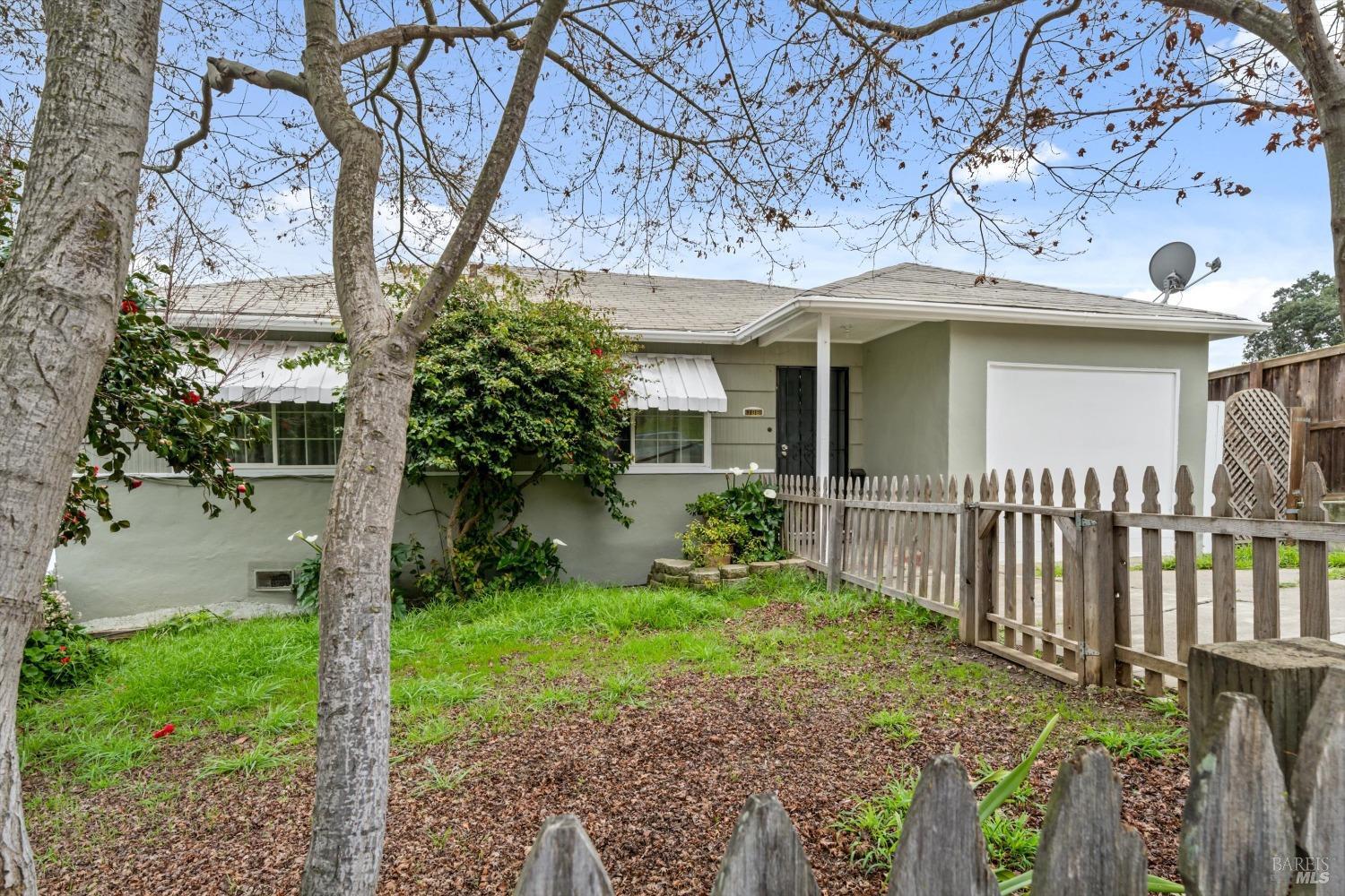 Detail Gallery Image 2 of 14 For 706 Porter St, Vallejo,  CA 94590 - 4 Beds | 2/1 Baths