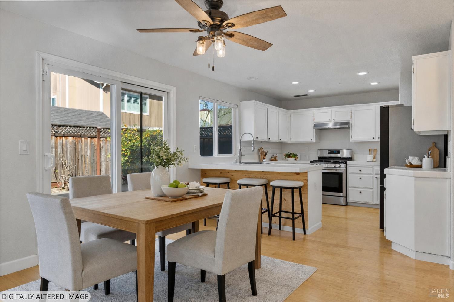 Detail Gallery Image 8 of 77 For 1210 Maple Dr, Rohnert Park,  CA 94928 - 3 Beds | 2/1 Baths