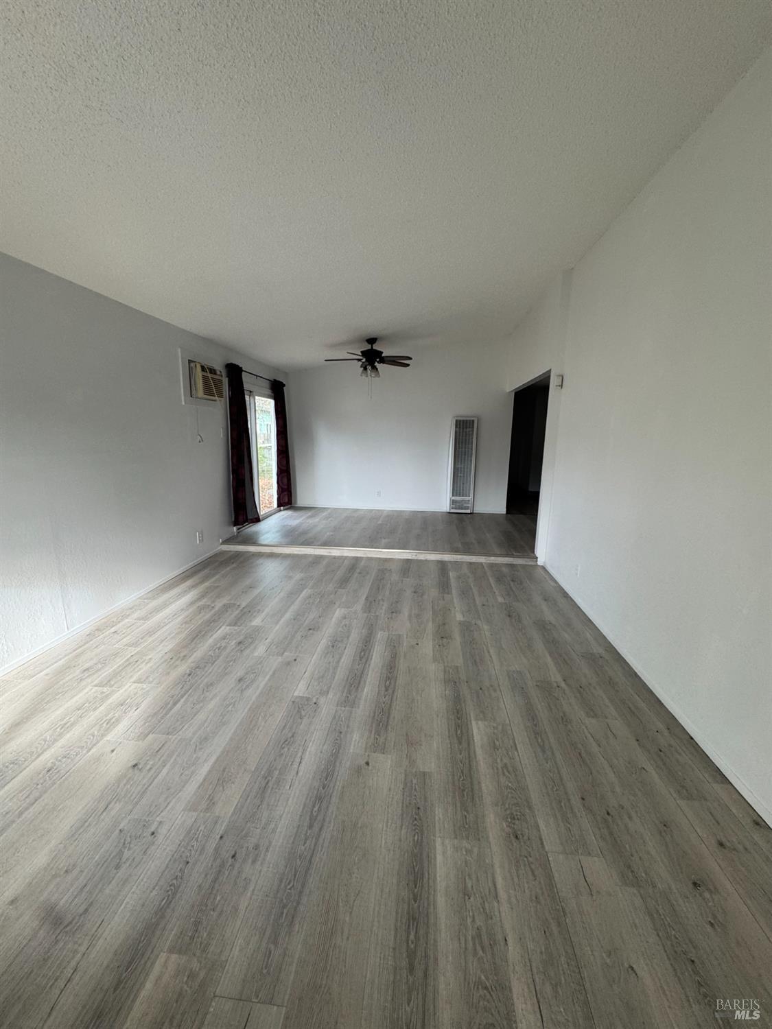 Detail Gallery Image 7 of 14 For 350 Creekside Dr, Willits,  CA 95490 - – Beds | – Baths