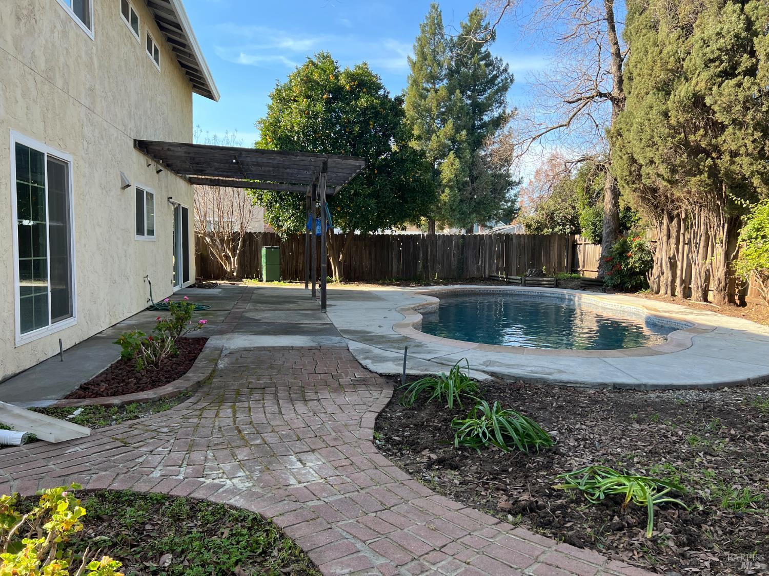 Detail Gallery Image 18 of 20 For 660 Berkshire Dr, Dixon,  CA 95620 - 4 Beds | 2/1 Baths