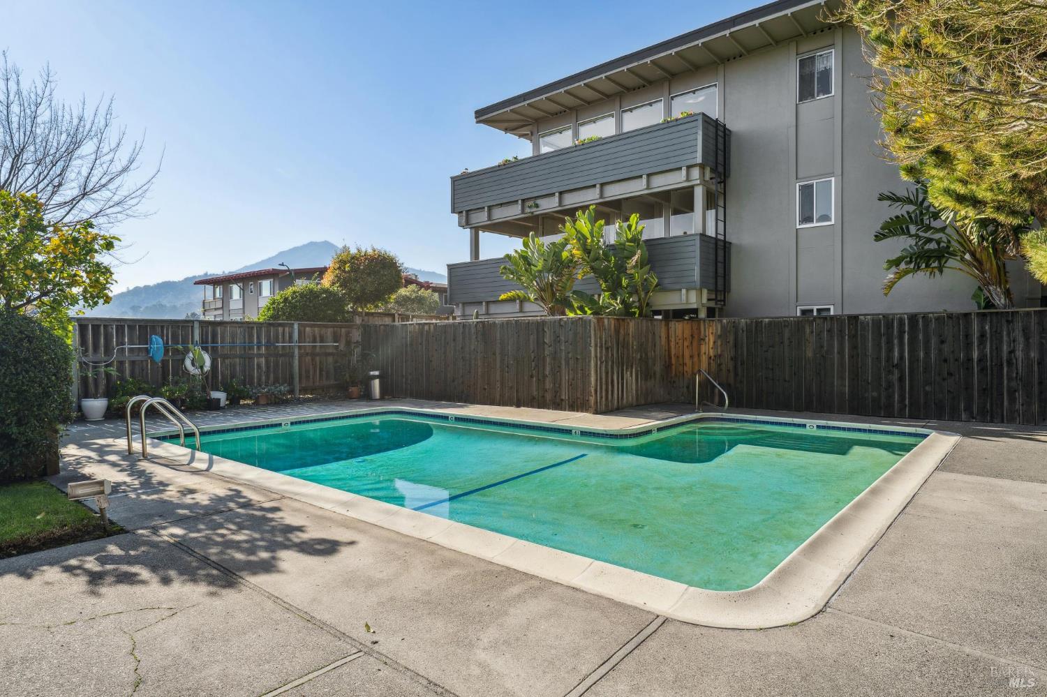 Detail Gallery Image 34 of 38 For 320 via Casitas Unkn #109,  Greenbrae,  CA 94904 - 3 Beds | 2 Baths