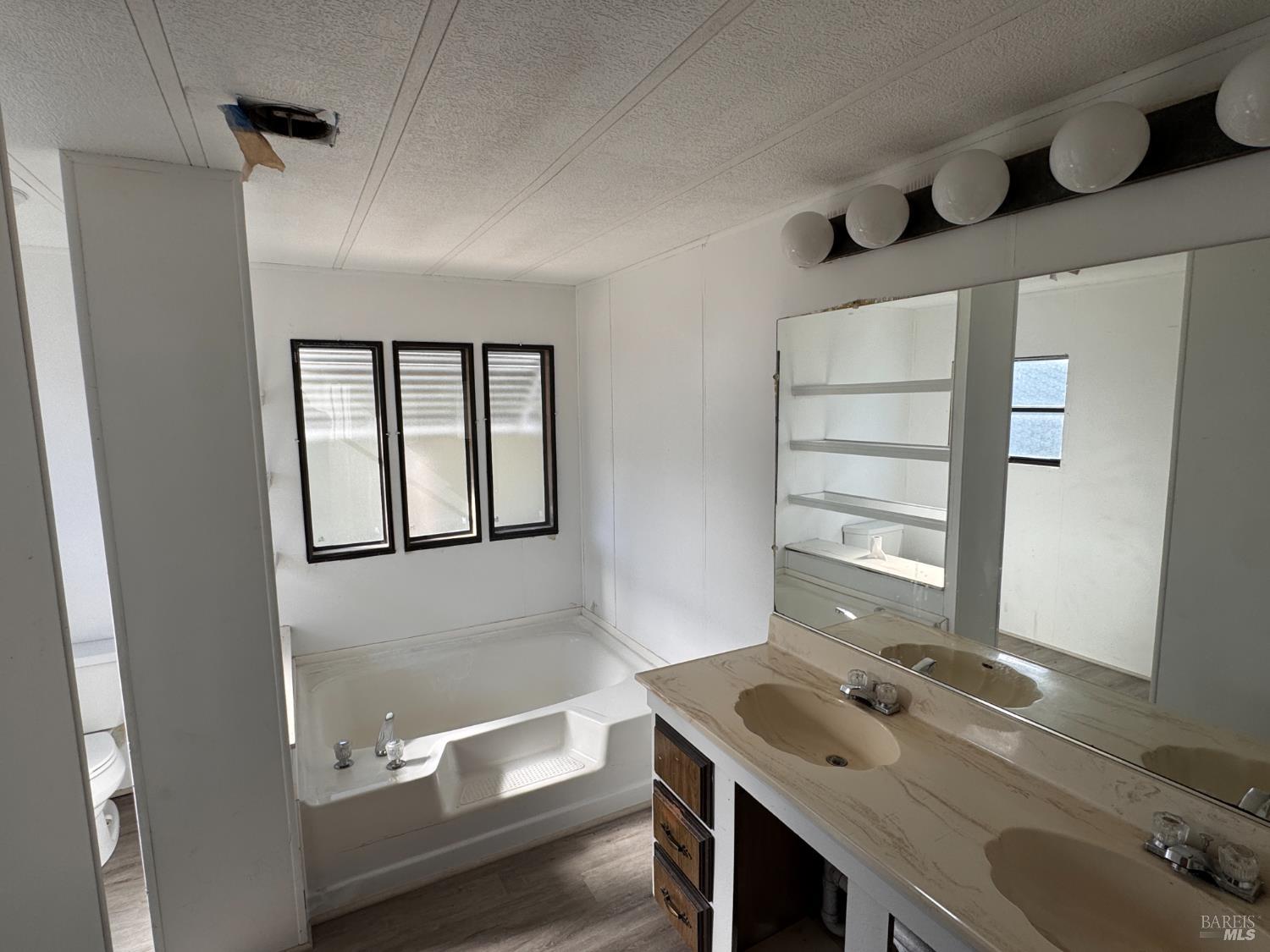 Detail Gallery Image 14 of 15 For 172 Brookview Ct, Santa Rosa,  CA 95409 - 0 Beds | 0 Baths