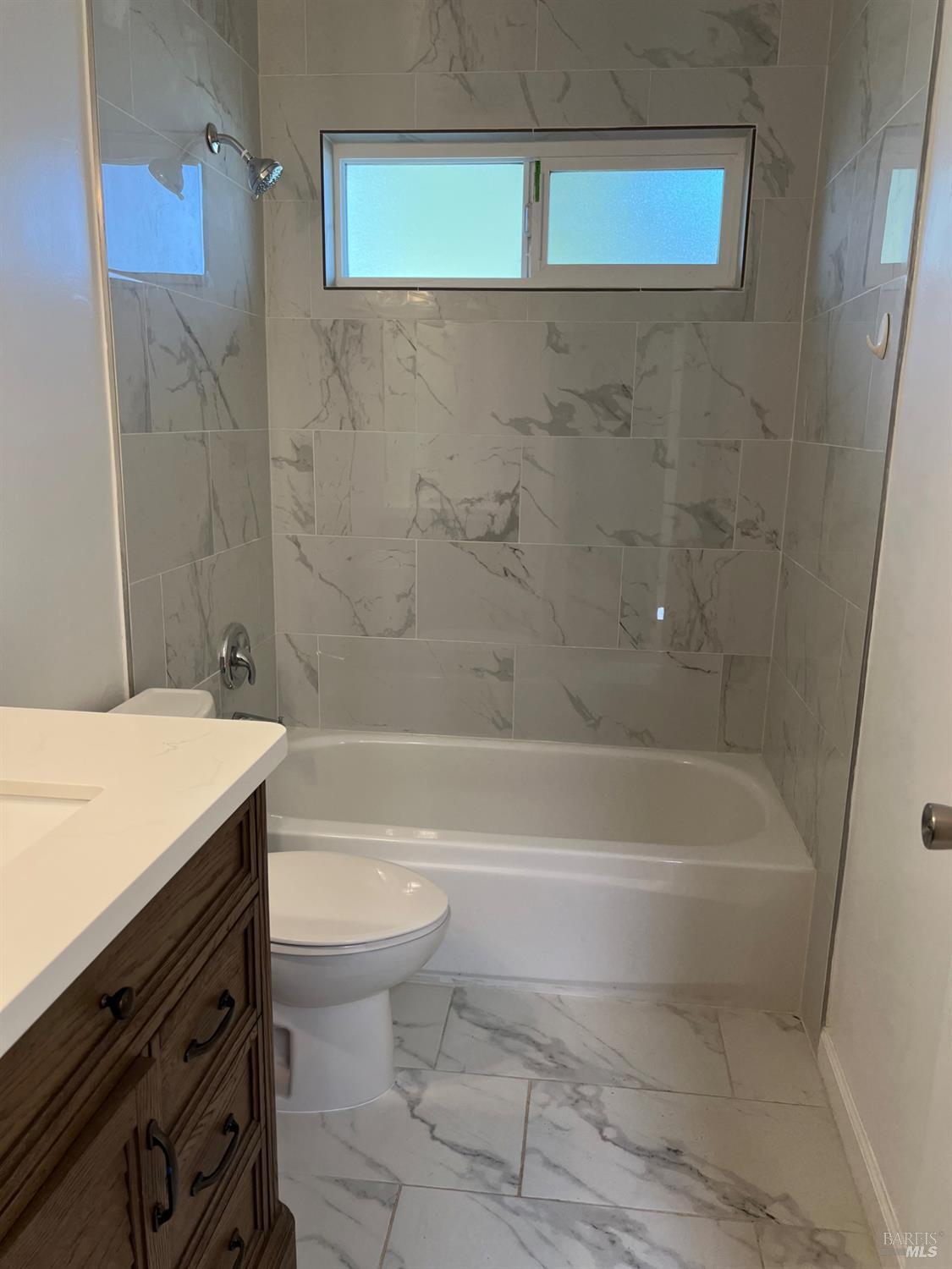 Detail Gallery Image 9 of 20 For 660 Berkshire Dr, Dixon,  CA 95620 - 4 Beds | 2/1 Baths