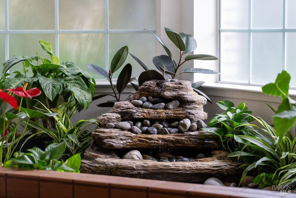 Detail Gallery Image 6 of 42 For 648 E J St, Benicia,  CA 94510 - 4 Beds | 3 Baths