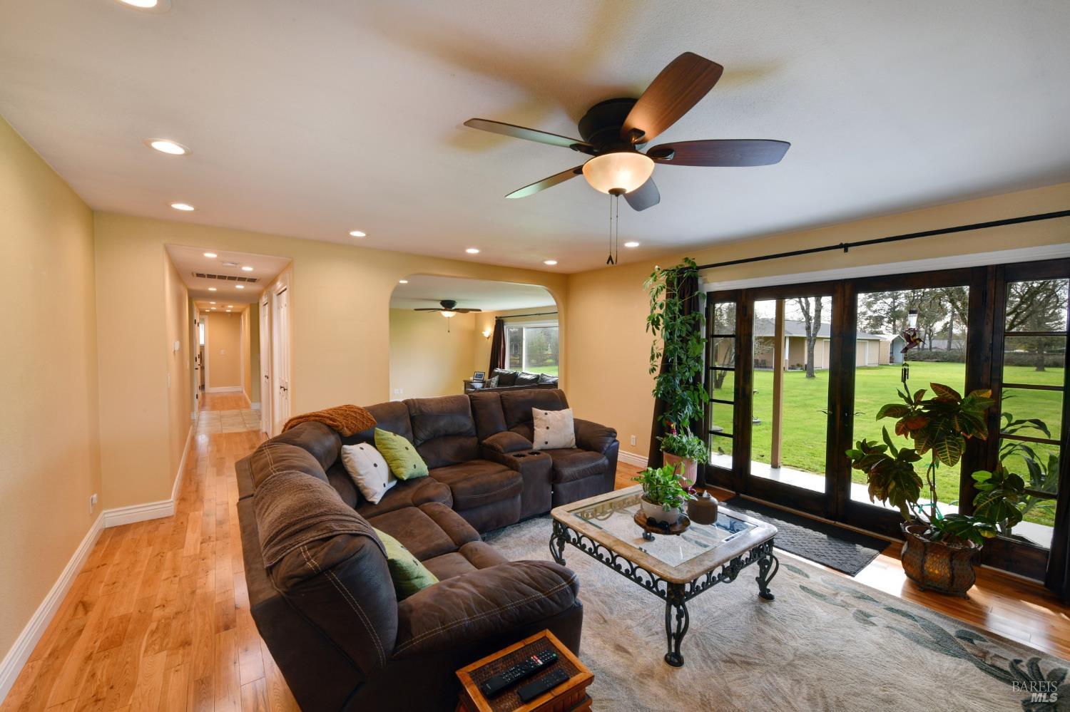 Detail Gallery Image 8 of 29 For 4782 Hall Rd, Santa Rosa,  CA 95401 - 3 Beds | 2/1 Baths