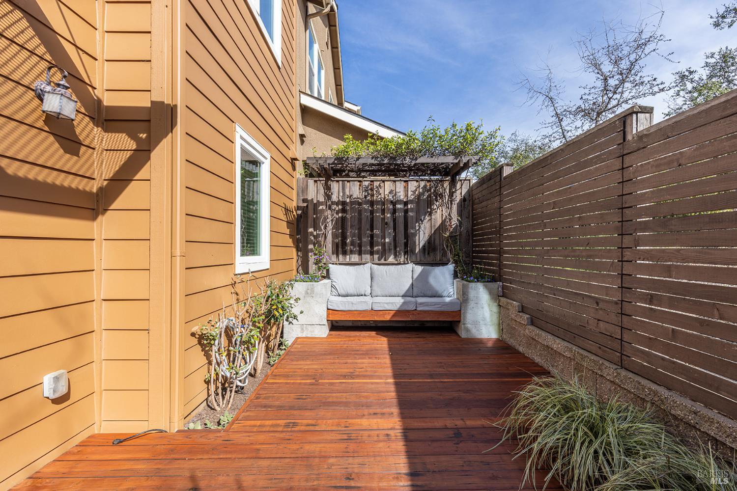 Detail Gallery Image 18 of 57 For 417 Jacquelyn Ln, Petaluma,  CA 94952 - 3 Beds | 2/1 Baths