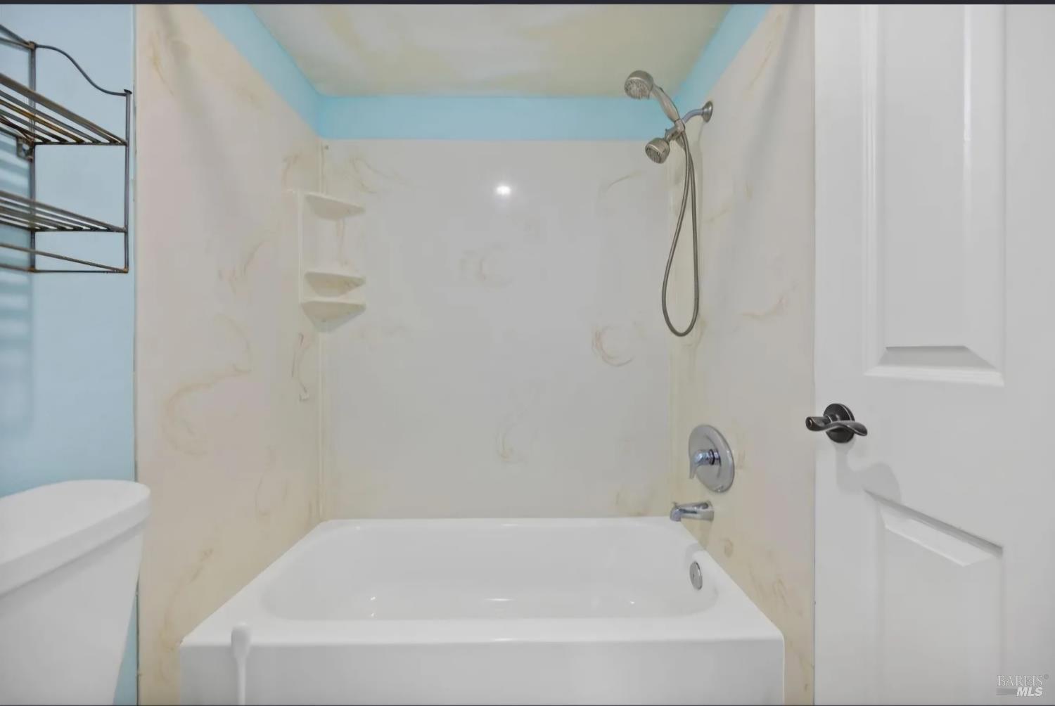 Detail Gallery Image 22 of 49 For 875 Christine Dr, Vacaville,  CA 95687 - 5 Beds | 3 Baths