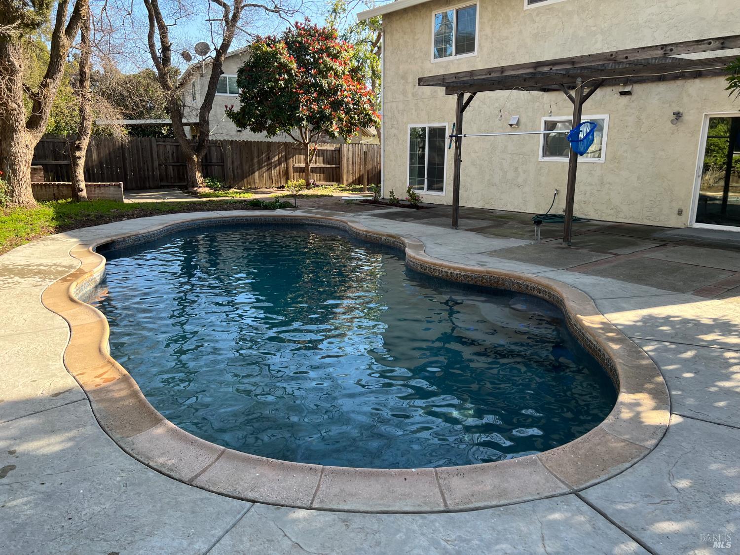 Detail Gallery Image 16 of 20 For 660 Berkshire Dr, Dixon,  CA 95620 - 4 Beds | 2/1 Baths