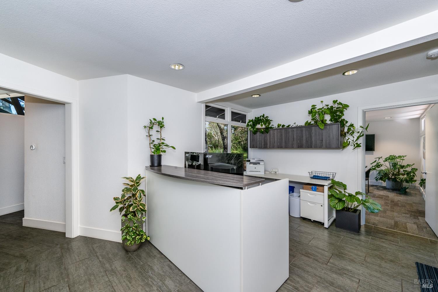 Detail Gallery Image 8 of 35 For 4010 Montecito Ave, Santa Rosa,  CA 95404 - – Beds | – Baths