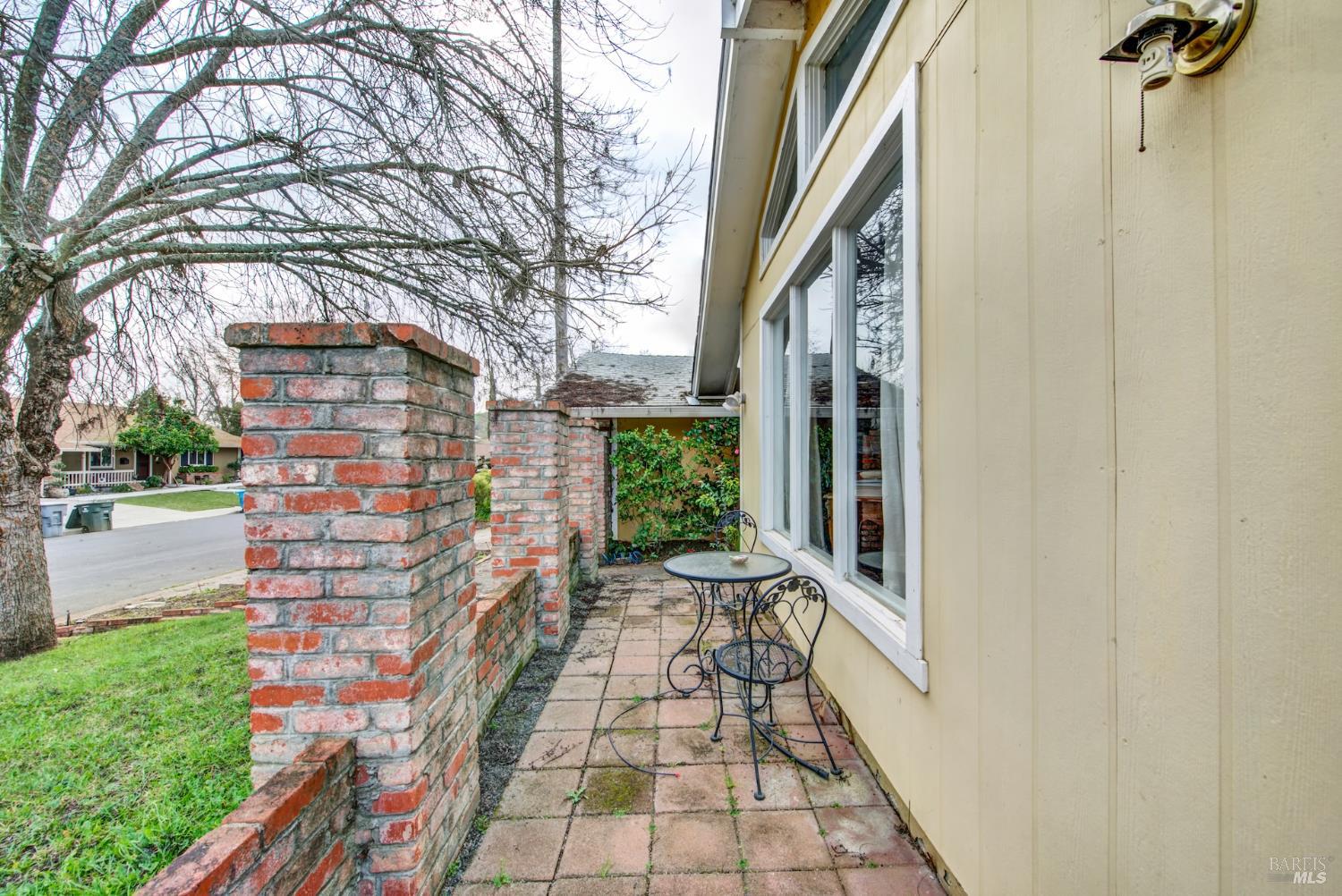 Detail Gallery Image 9 of 57 For 620 Walnut Ave, Vacaville,  CA 95688 - 4 Beds | 3 Baths