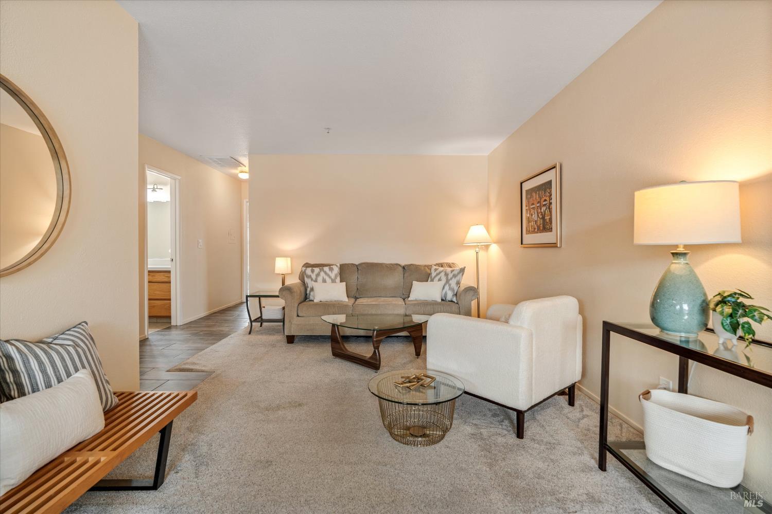 Detail Gallery Image 3 of 15 For 790 William Ct, Napa,  CA 94558 - 2 Beds | 2 Baths