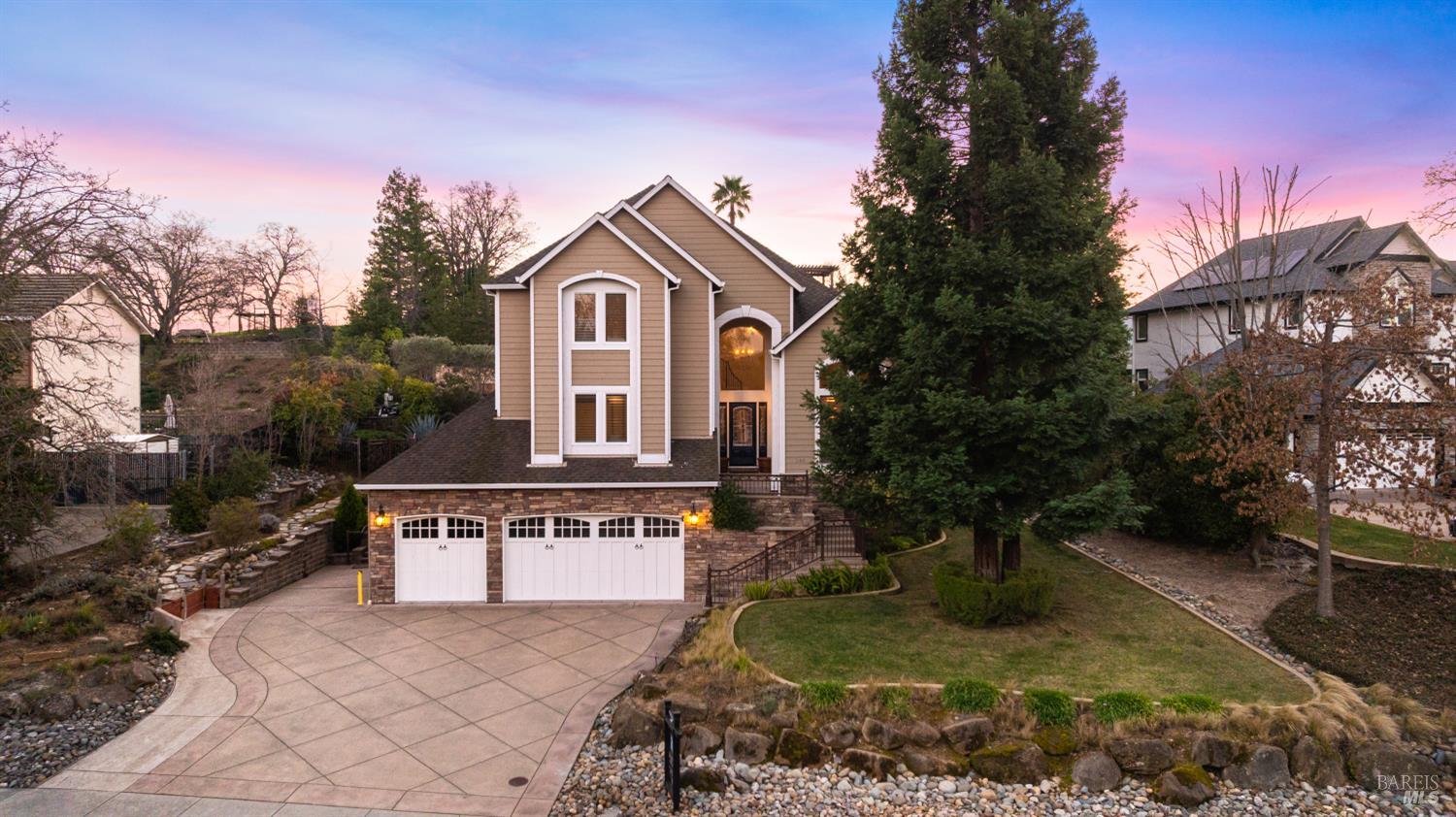 Detail Gallery Image 2 of 91 For 240 Hidden Valley Ln, Vacaville,  CA 95688 - 6 Beds | 3 Baths