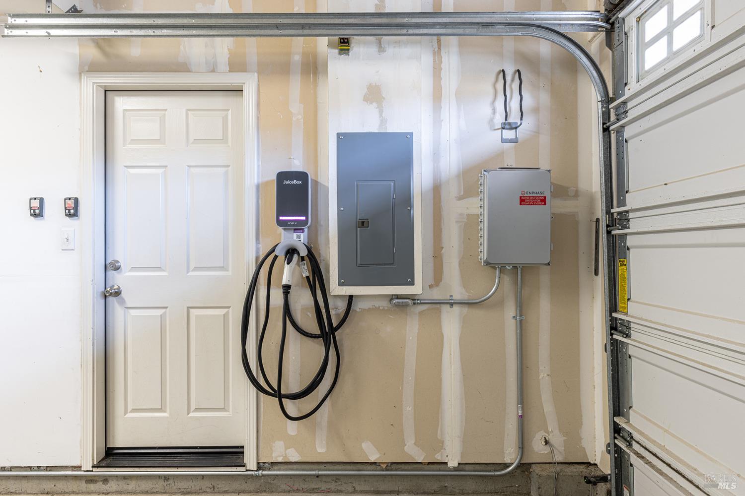 Detail Gallery Image 34 of 57 For 417 Jacquelyn Ln, Petaluma,  CA 94952 - 3 Beds | 2/1 Baths