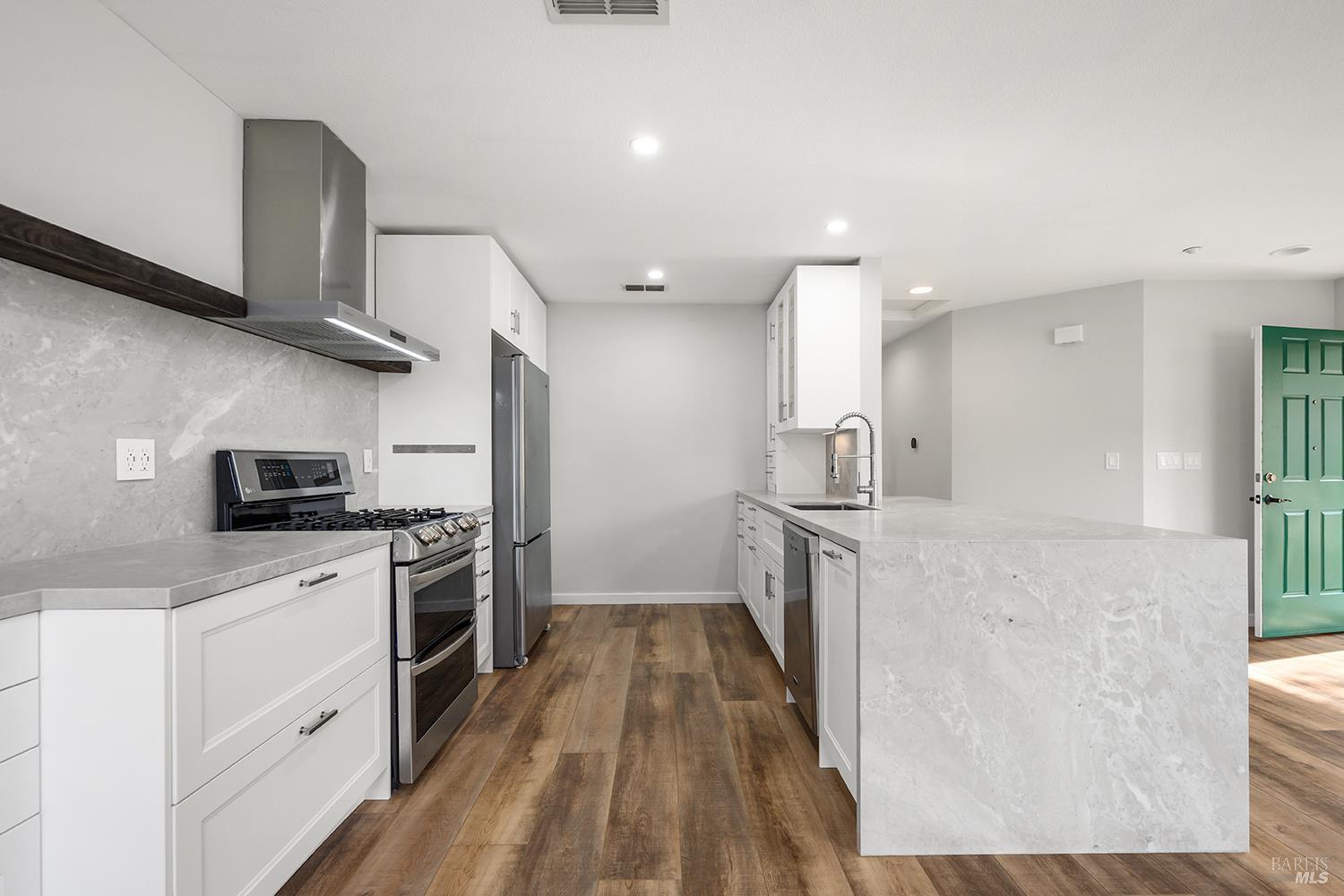 Detail Gallery Image 12 of 32 For 117 Captain Nurse Cir, Novato,  CA 94949 - 2 Beds | 2 Baths