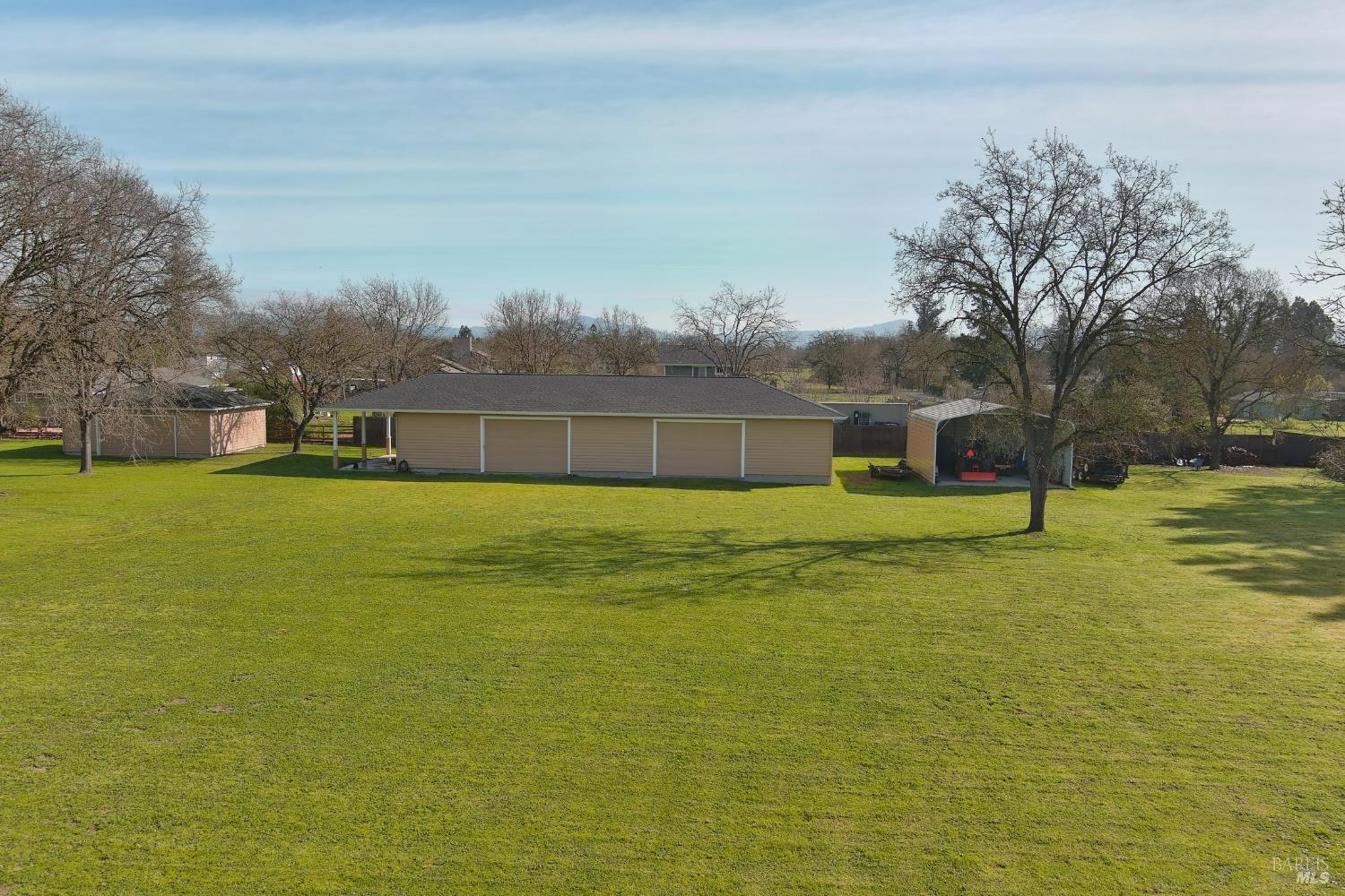 Detail Gallery Image 3 of 29 For 4782 Hall Rd, Santa Rosa,  CA 95401 - 3 Beds | 2/1 Baths