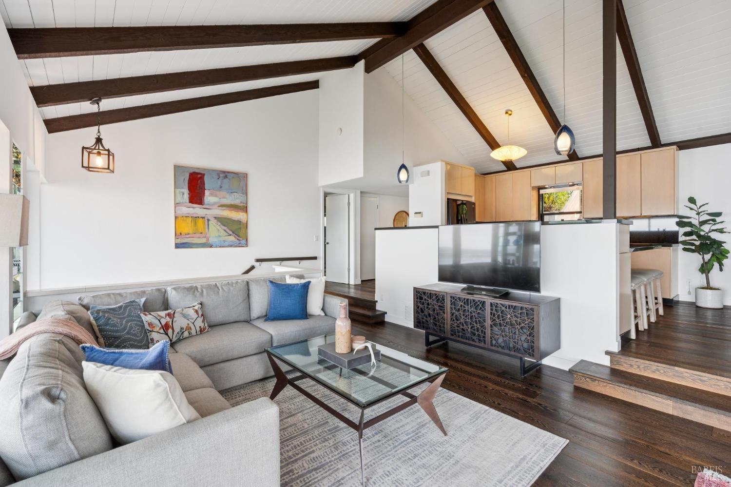 Detail Gallery Image 19 of 60 For 132 Sugarloaf Dr, Tiburon,  CA 94920 - 3 Beds | 2 Baths