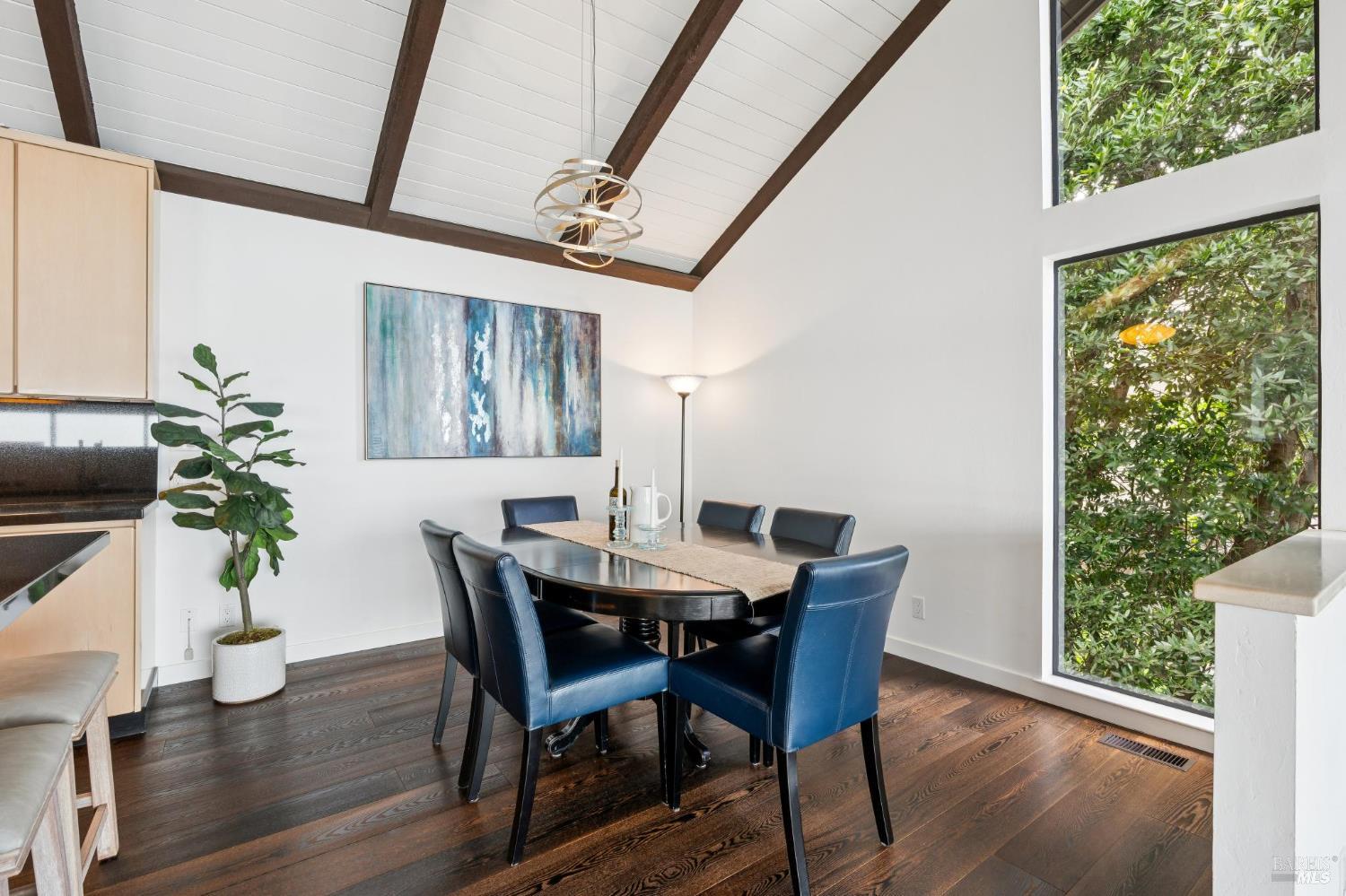 Detail Gallery Image 20 of 60 For 132 Sugarloaf Dr, Tiburon,  CA 94920 - 3 Beds | 2 Baths