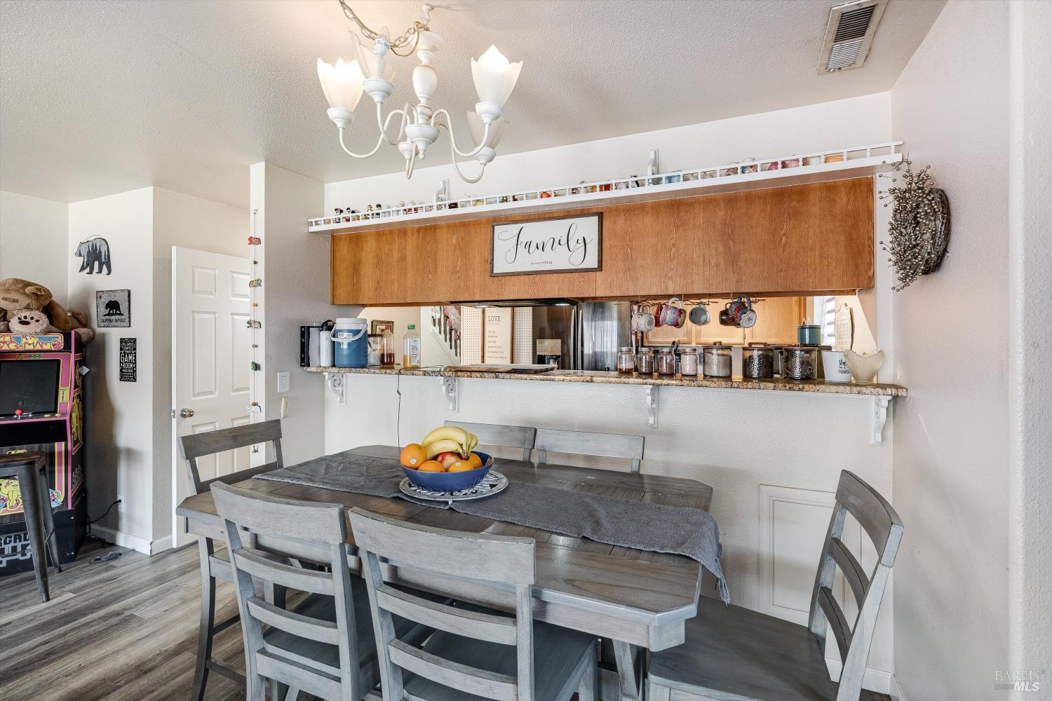 Detail Gallery Image 33 of 44 For 590 Laurel Grove Cir, Santa Rosa,  CA 95407 - 2 Beds | 2/1 Baths