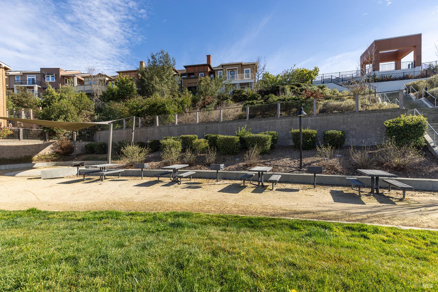 Detail Gallery Image 46 of 57 For 417 Jacquelyn Ln, Petaluma,  CA 94952 - 3 Beds | 2/1 Baths