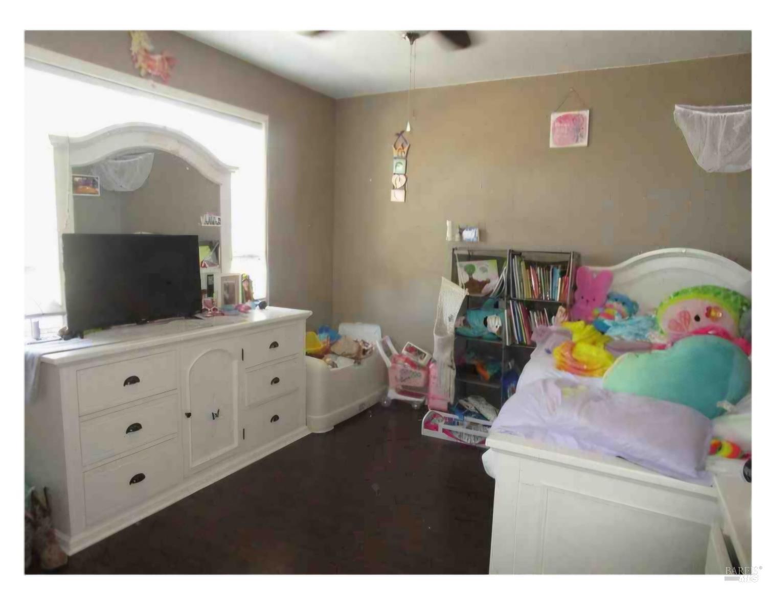 Detail Gallery Image 10 of 49 For 875 Christine Dr, Vacaville,  CA 95687 - 5 Beds | 3 Baths