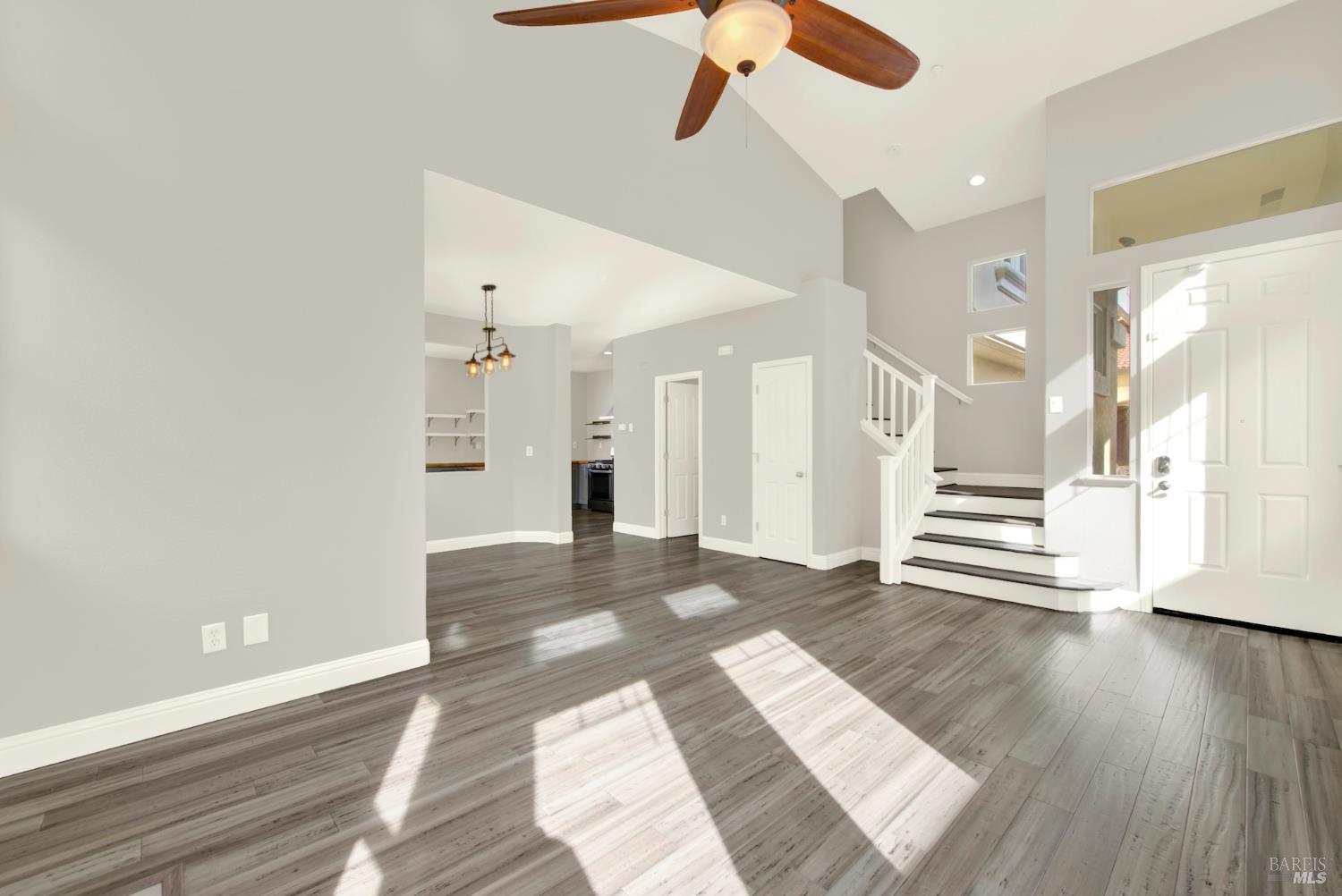 Detail Gallery Image 8 of 37 For 702 Racoon Ct, Fairfield,  CA 94533 - 3 Beds | 2/1 Baths