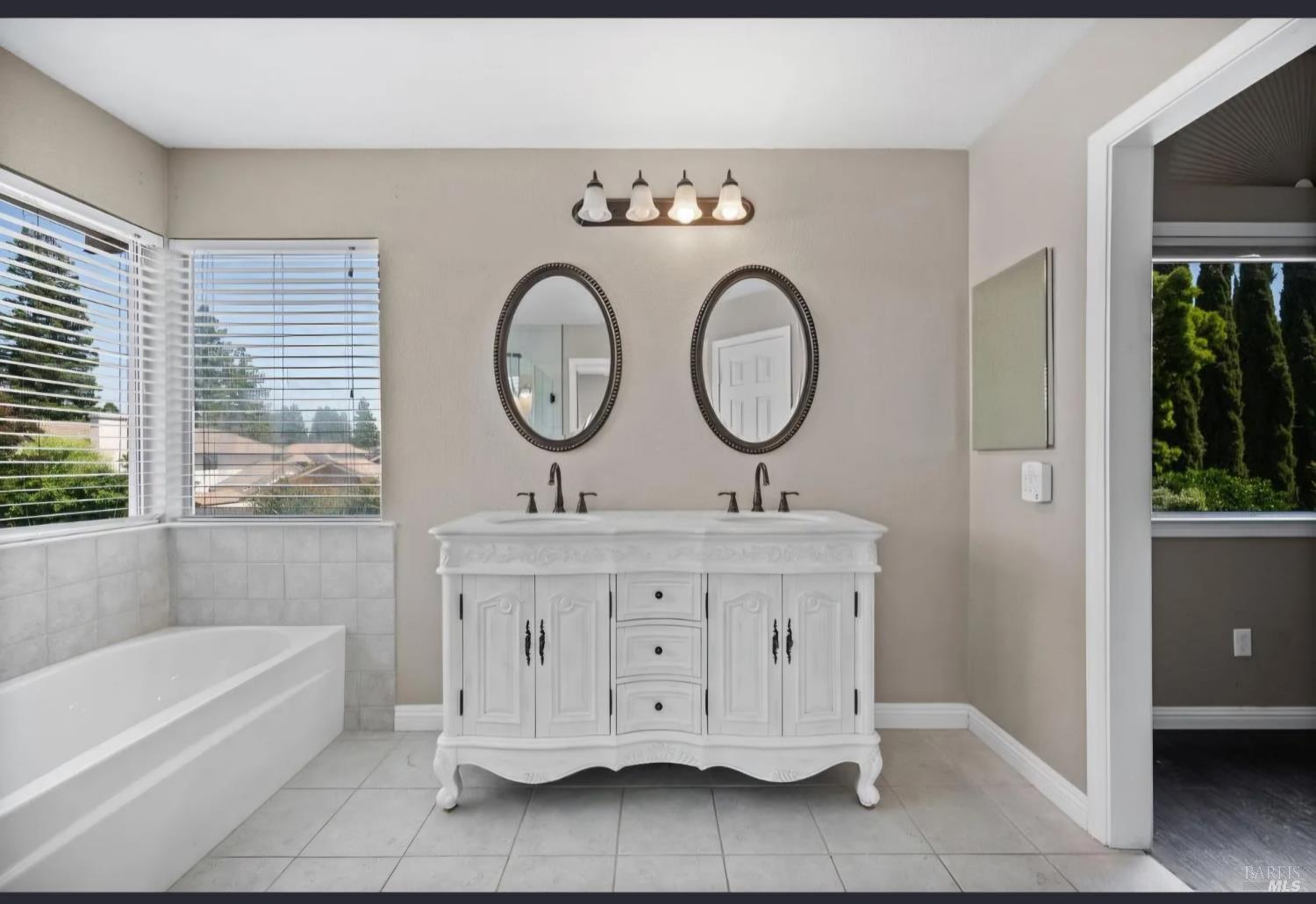 Detail Gallery Image 28 of 49 For 875 Christine Dr, Vacaville,  CA 95687 - 5 Beds | 3 Baths