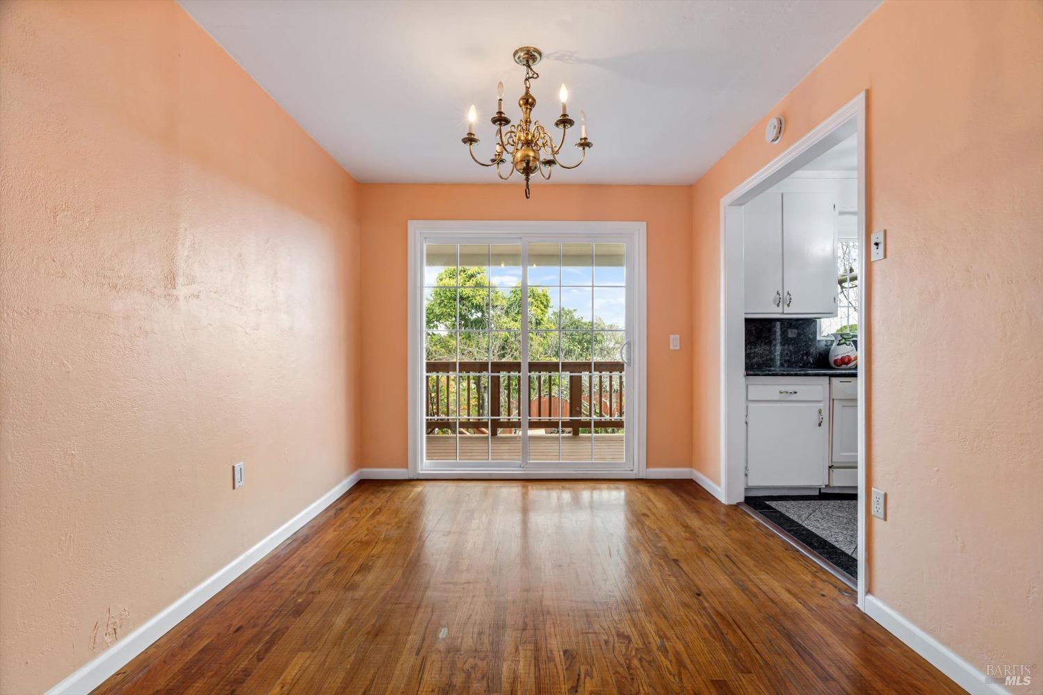 Detail Gallery Image 8 of 14 For 706 Porter St, Vallejo,  CA 94590 - 4 Beds | 2/1 Baths