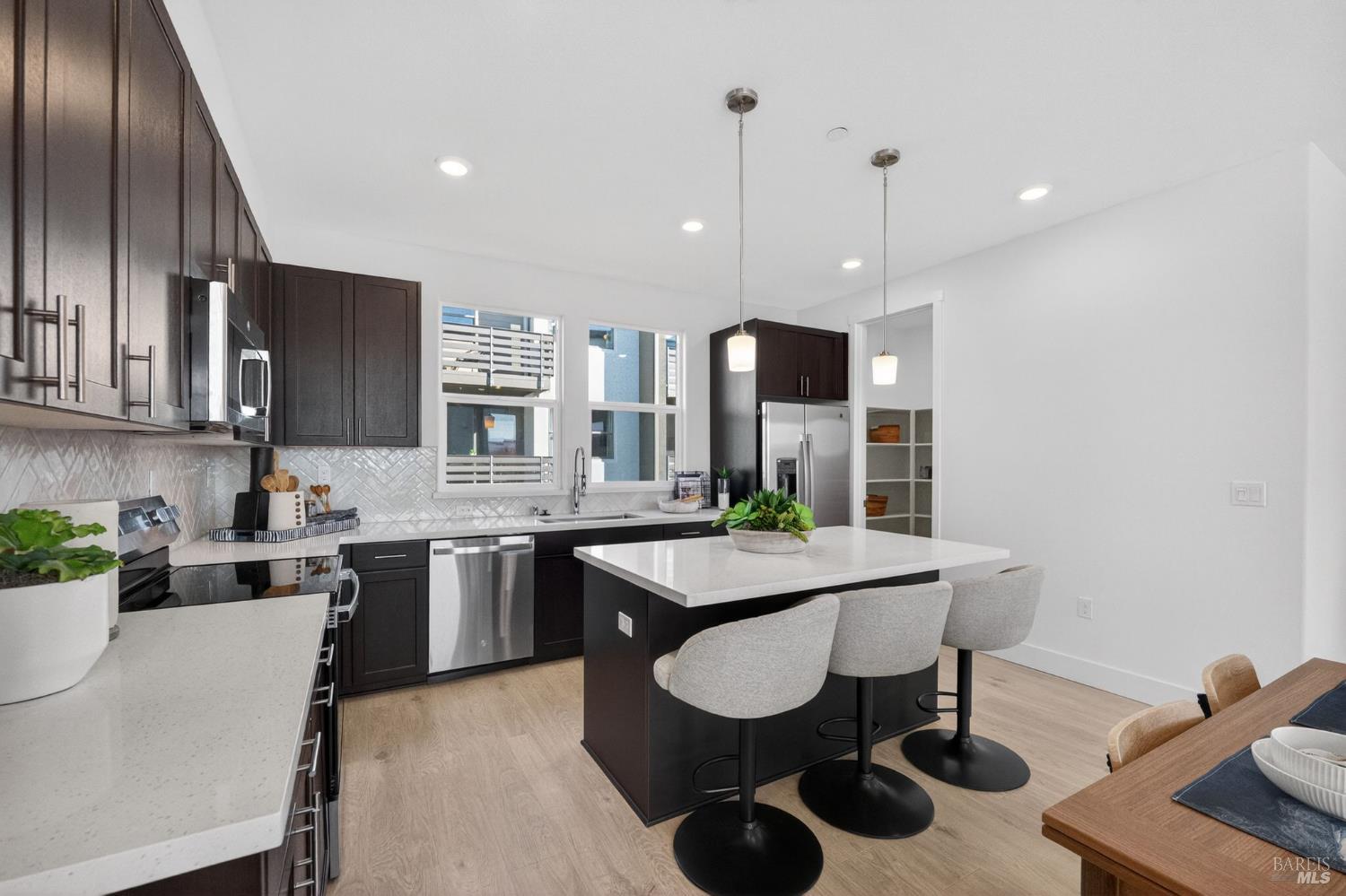 Detail Gallery Image 8 of 17 For 307 Hermes Cmn, Livermore,  CA 94551 - 2 Beds | 2/2 Baths