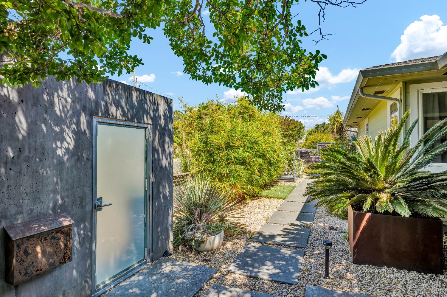 Detail Gallery Image 43 of 53 For 186 S Seymour St, Napa,  CA 94559 - 3 Beds | 2/1 Baths