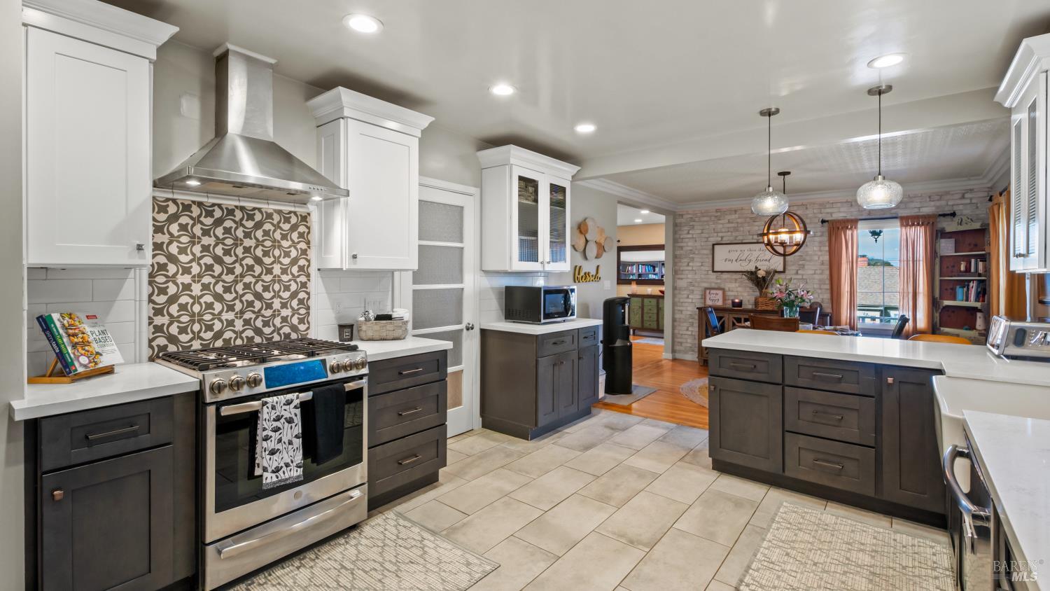 Detail Gallery Image 17 of 47 For 725 Valle Vista Ave, Vallejo,  CA 94590 - 3 Beds | 2/1 Baths