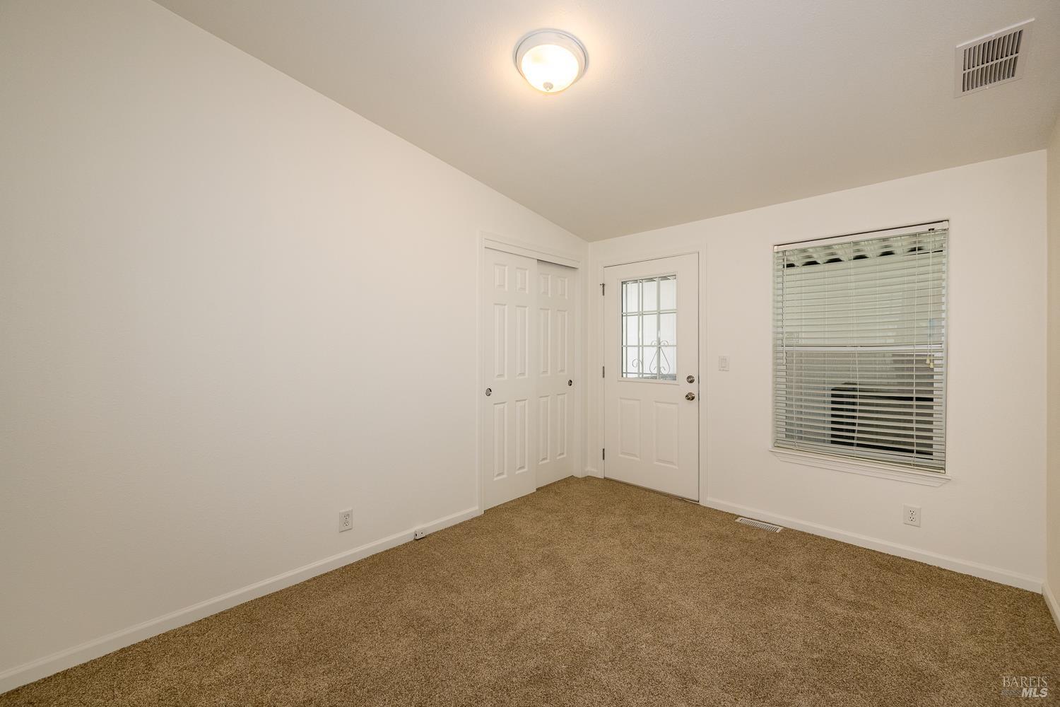 Detail Gallery Image 14 of 18 For 186 Redwing Dr, Santa Rosa,  CA 95409 - 3 Beds | 2 Baths