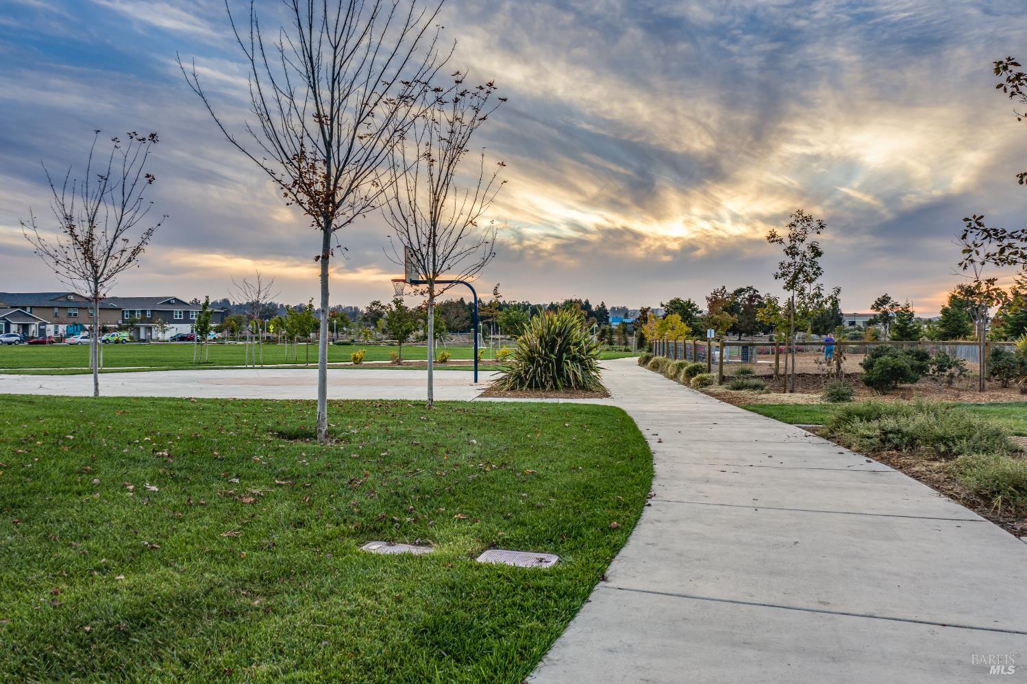 Detail Gallery Image 44 of 61 For 7448 Wendy Dr, Rohnert Park,  CA 94928 - 4 Beds | 3/1 Baths