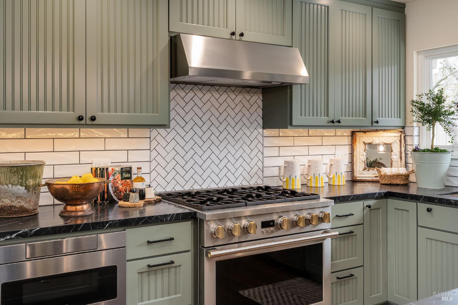 Detail Gallery Image 32 of 66 For 1225 El Centro Unkn, Napa,  CA 94558 - 3 Beds | 2 Baths