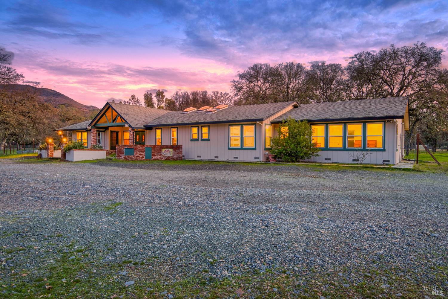 Detail Gallery Image 2 of 51 For 4962 Gaddy Ln, Kelseyville,  CA 95451 - 3 Beds | 2/1 Baths