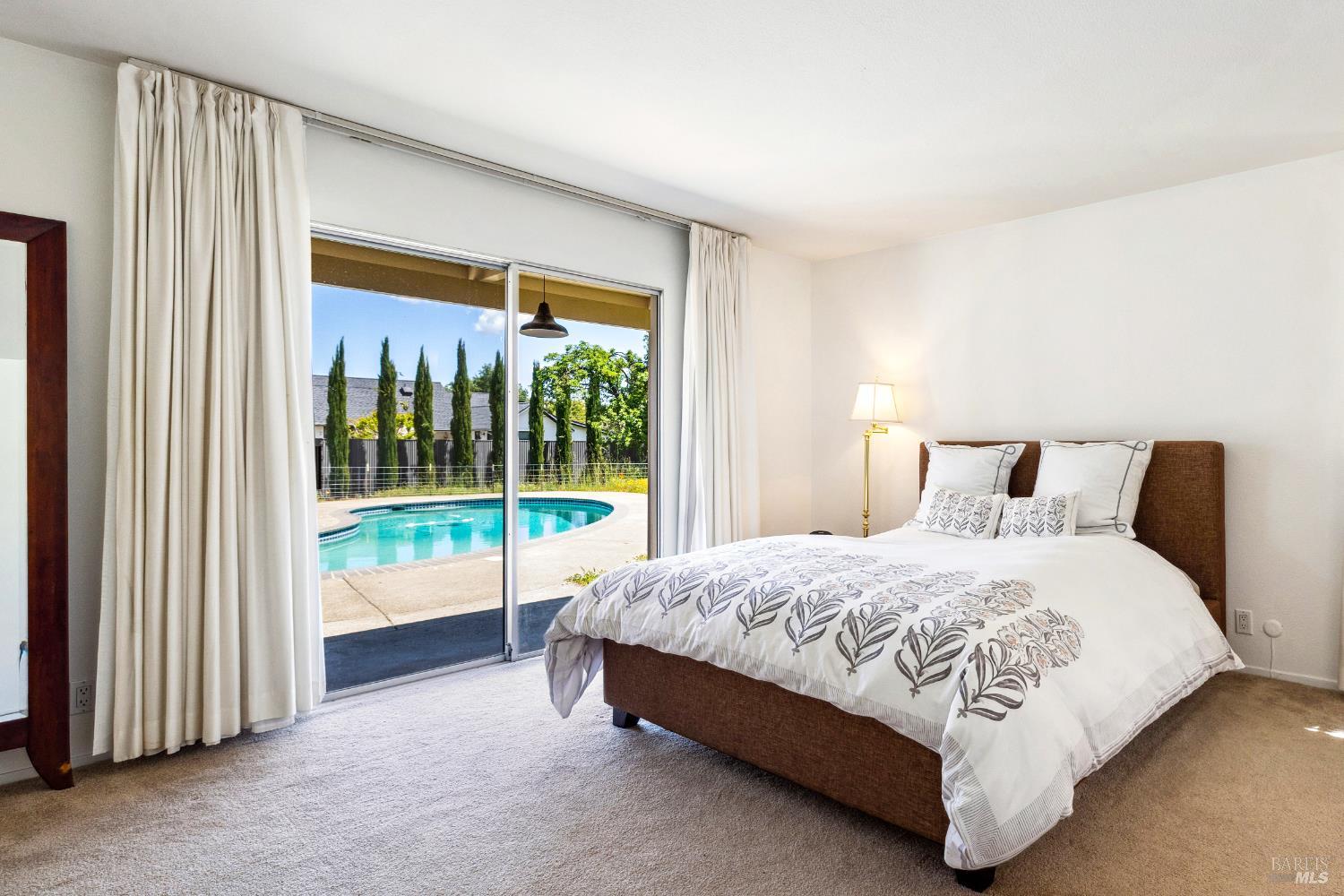 Detail Gallery Image 12 of 36 For 1851 Vallejo St, Saint Helena,  CA 94574 - 4 Beds | 4 Baths