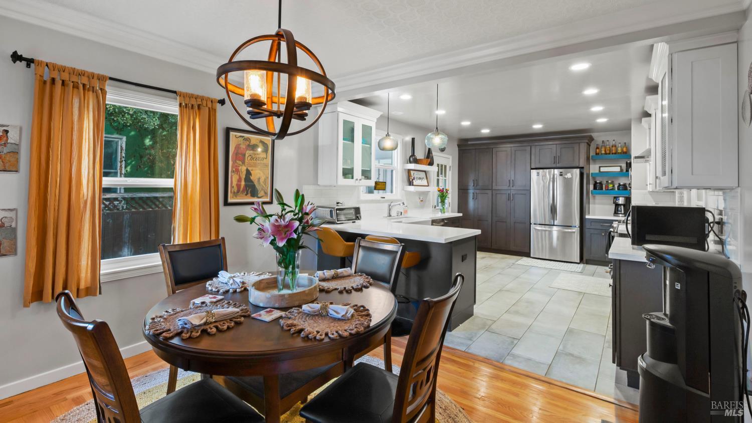 Detail Gallery Image 10 of 47 For 725 Valle Vista Ave, Vallejo,  CA 94590 - 3 Beds | 2/1 Baths