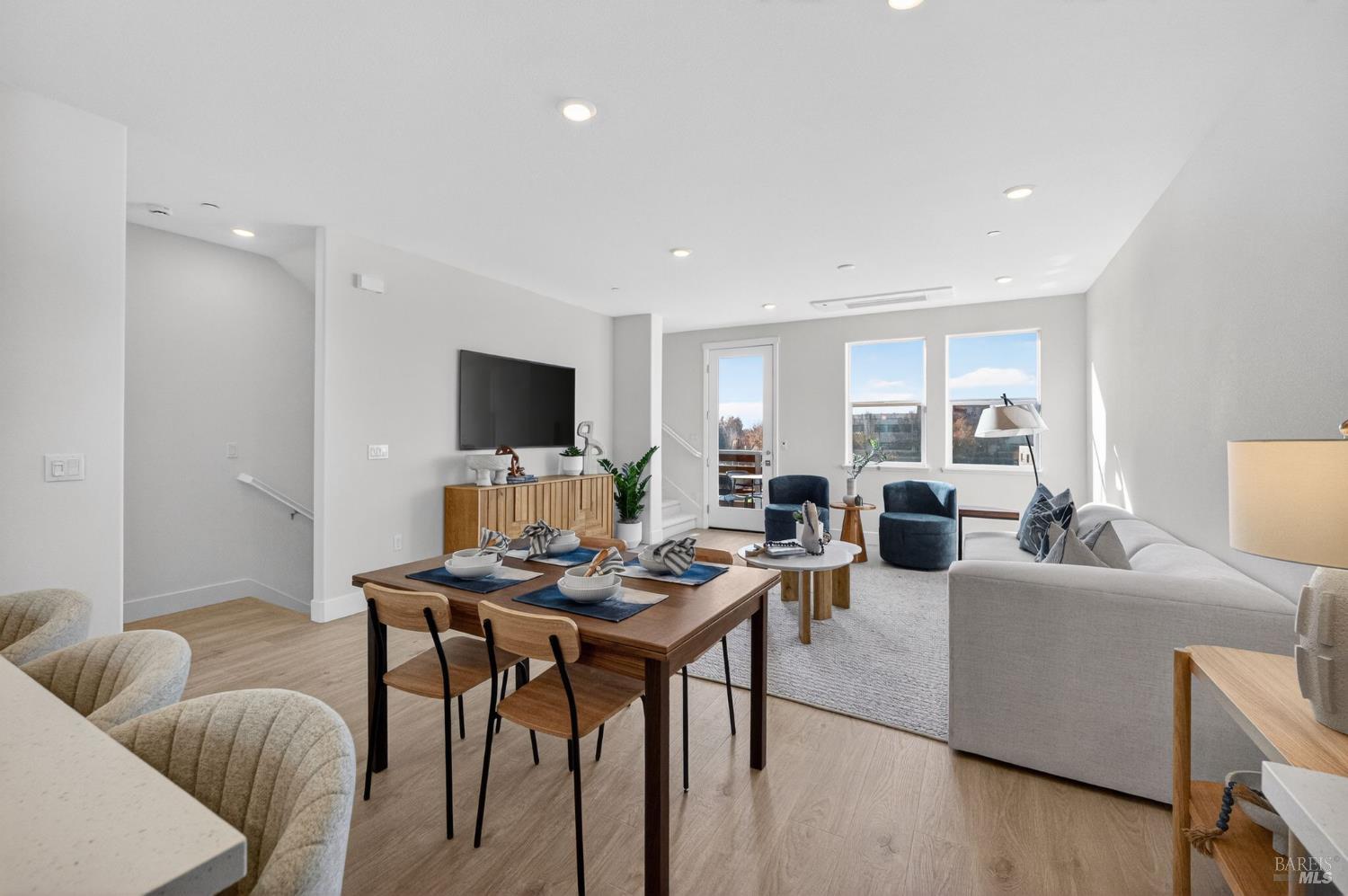 Detail Gallery Image 5 of 17 For 307 Hermes Cmn, Livermore,  CA 94551 - 2 Beds | 2/2 Baths