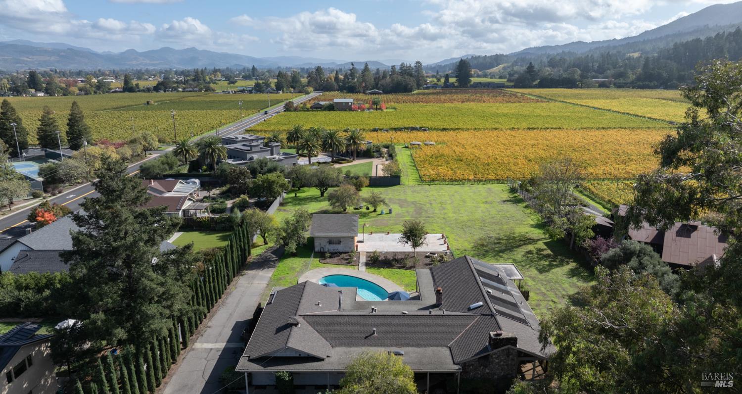 Detail Gallery Image 25 of 36 For 1851 Vallejo St, Saint Helena,  CA 94574 - 4 Beds | 4 Baths