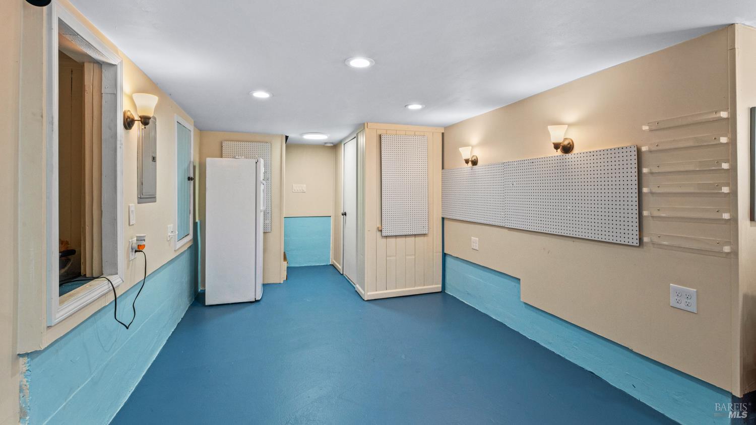 Detail Gallery Image 32 of 47 For 725 Valle Vista Ave, Vallejo,  CA 94590 - 3 Beds | 2/1 Baths