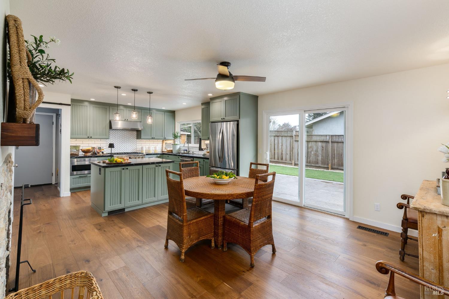 Detail Gallery Image 21 of 66 For 1225 El Centro Unkn, Napa,  CA 94558 - 3 Beds | 2 Baths