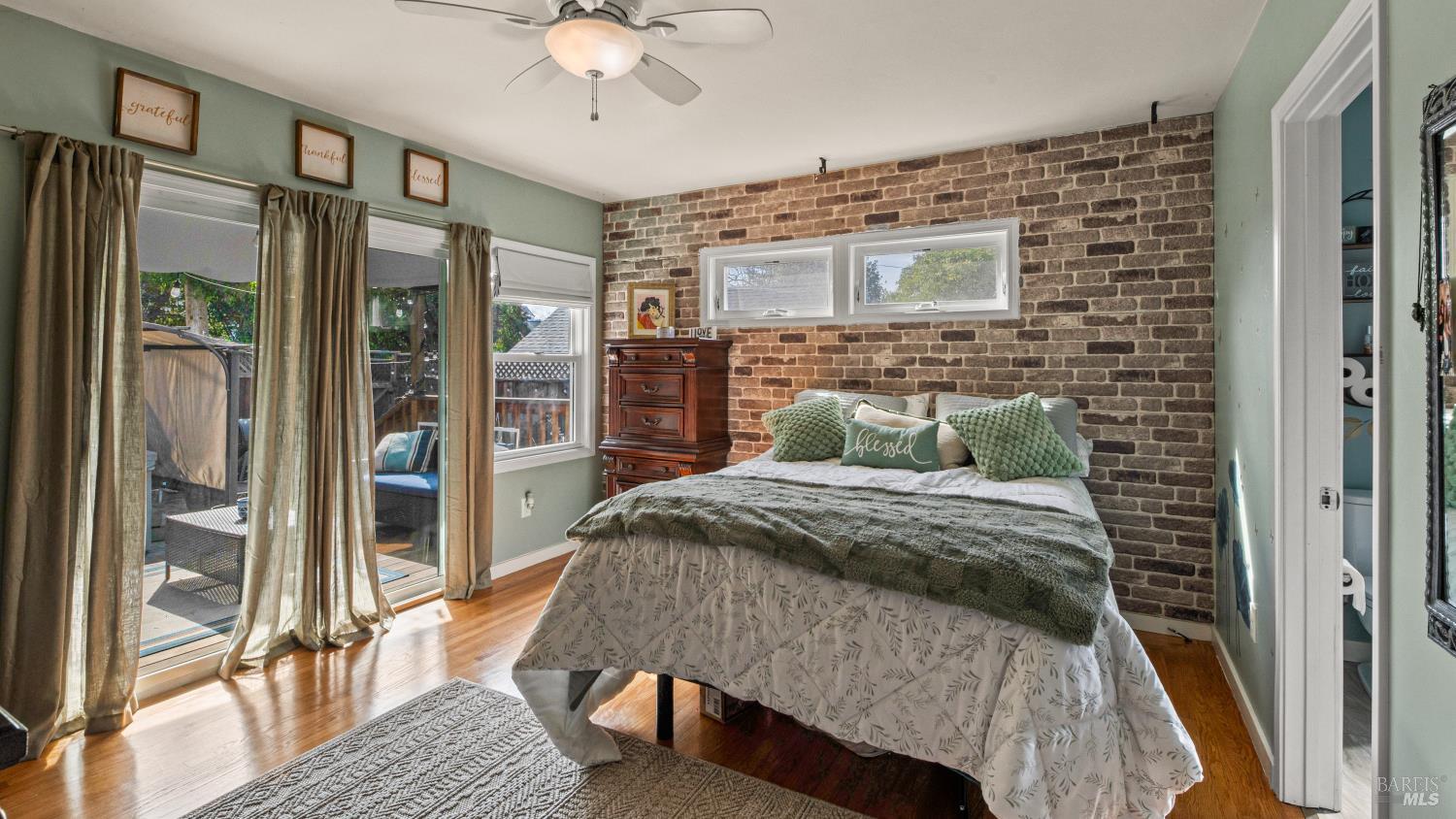 Detail Gallery Image 21 of 47 For 725 Valle Vista Ave, Vallejo,  CA 94590 - 3 Beds | 2/1 Baths