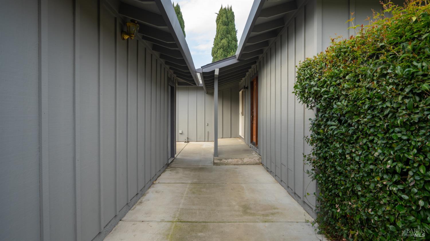 Detail Gallery Image 8 of 44 For 2731 Orchid St, Fairfield,  CA 94533 - 3 Beds | 2 Baths